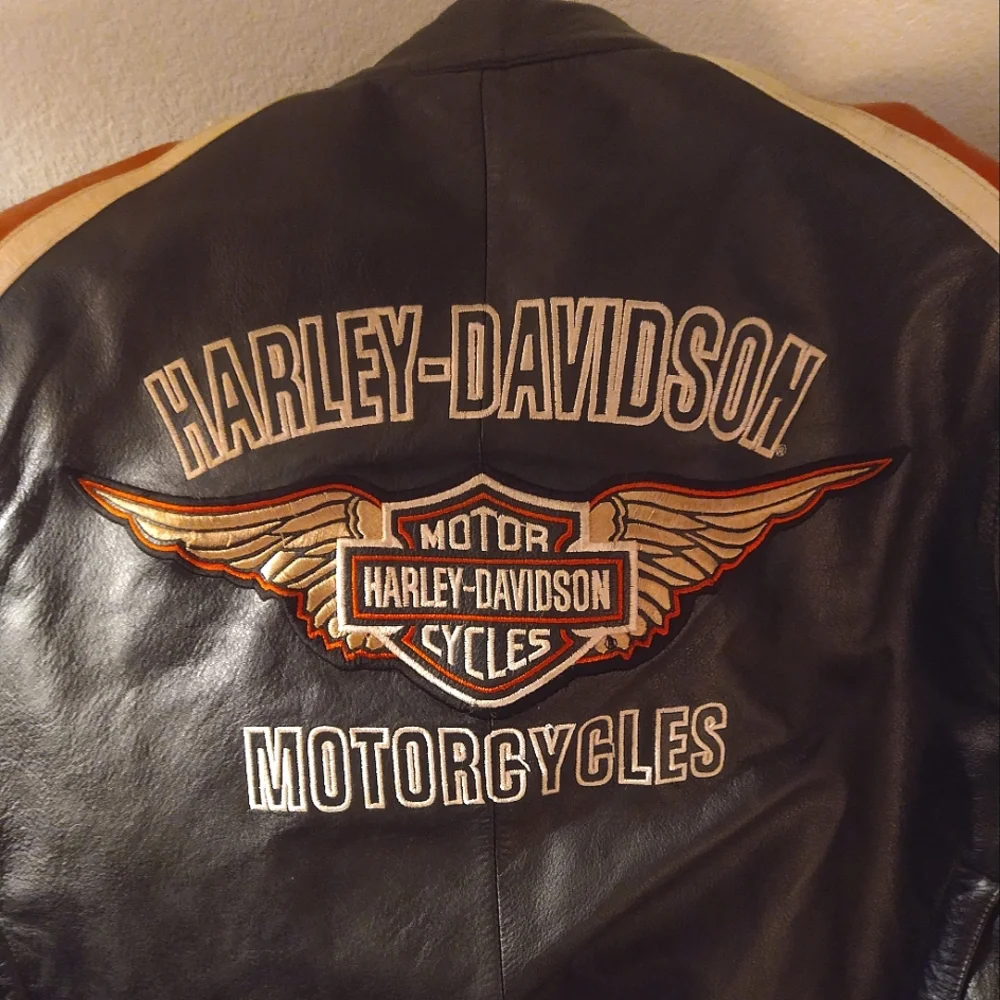 Harley Davidson - Picture 1 of 4